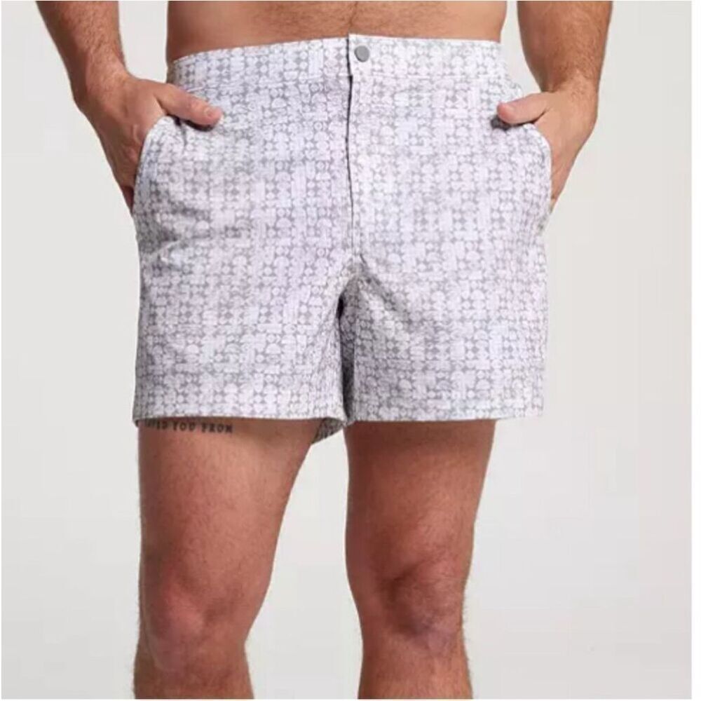 VRST Men's 5" Resort Short Print White/Silver Stamped Geo - Sz XXL w/ Liner NWT
